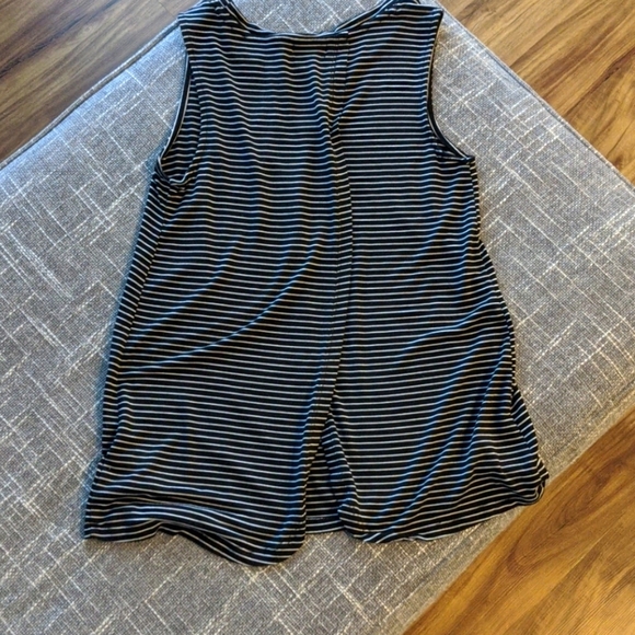Open Back Striped Tank Top - Picture 3 of 4